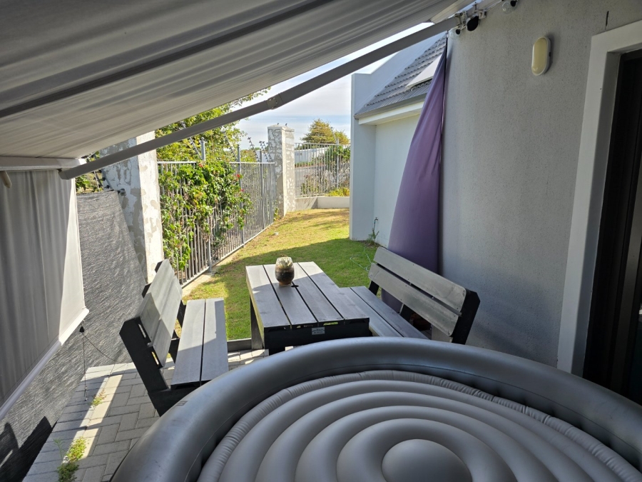 2 Bedroom Property for Sale in Zevenwacht Retirement Village Western Cape